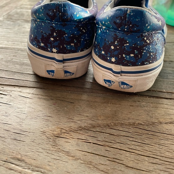 Vans - Picture 3 of 5